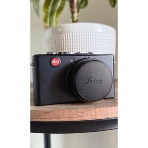 Leica D-Lux 4 Camera MINT